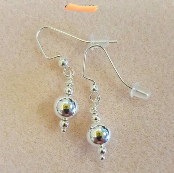 Handcrafted Earrings - Picture 1 of 1